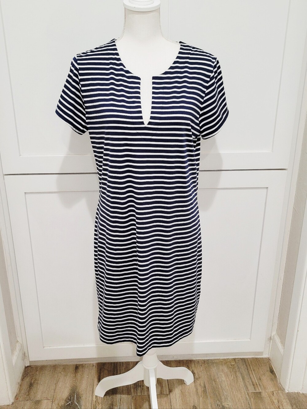 Vineyard Vines Sankaty Navy Blue & White Striped Top Short Sleeve Dress | Size M